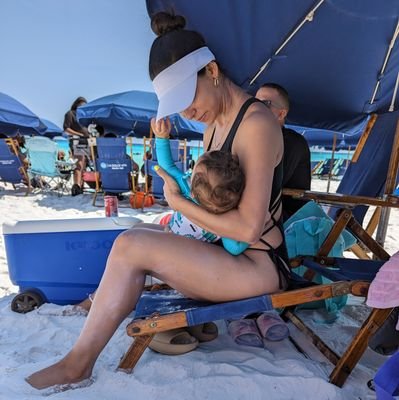 Am_yuli's profile picture. Te muestro mi crecimiento,experiencias💪 Aquí aprendemos como cuidar mente,cuerpo y alma✨💫/ Prof Biología🧬,Ambiental/ 
I'm learning English 
Migrante🦋🇻🇪