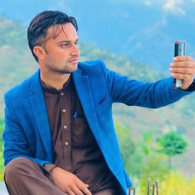 ZeeshanAwa28512's profile picture. 