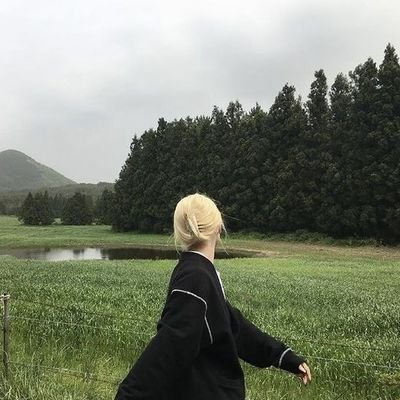 liasahii's profile picture. tidak ada yang spesial, cukup ikuti saja