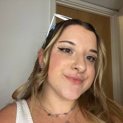 28 🐾registered veterinary nurse💉JP💍🤍 endometriosis warrior🎗️