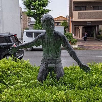 azumaaaaax's profile picture. 