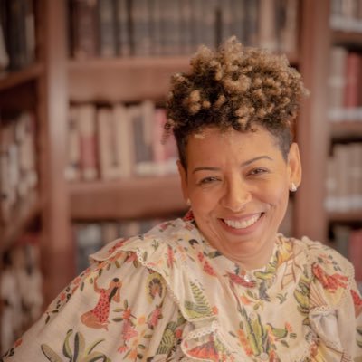 “As ferramentas do mestre nunca irão desmantelar a casa grande”.Audre Lorde✊🏾💐