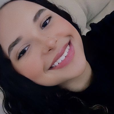 Mirellymour1's profile picture. 
