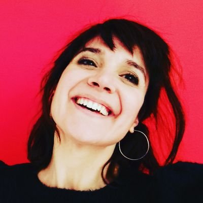 Músic i gestora cultural. 
Directora artística del Centre Artesà Tradicionàrius. 
Música per les venes 🎻🎤