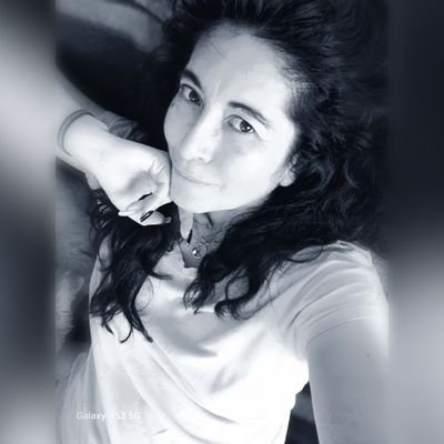 La vida me ha enseñado que no debo mostrar el mar que llevo dentro a quién no sabe nadar