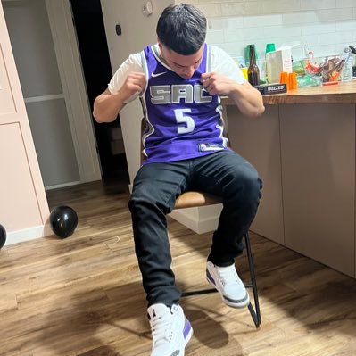 victornumba9's profile picture. 