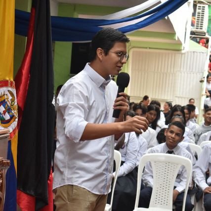 Joven, salvaje y libre.
AMO la Paz 🕊️
Cuc-Med📍
Representante estudiantil de la Facultad de Derecho de la Universidad Pontificia Bolivariana ⚖️❤️‍🔥