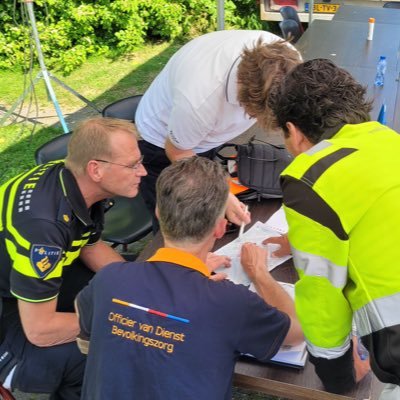 🇳🇱 Adviseur + Parkeermanager @gemeenteaadr, OvD-Bz, IM CoPi en IC ROT @vrhm, bestuurslid @svnieuwkoop, scheidsrechter, fan @azalkmaar, WW2.