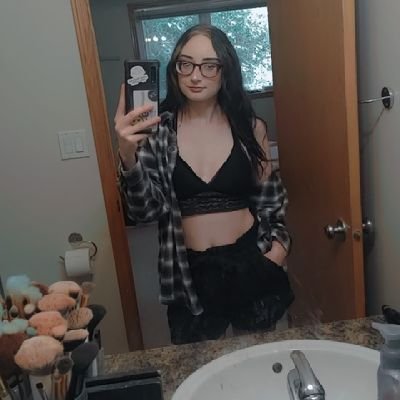 D_Staples_2600's profile picture. Just a 22 year old girl gamer🎮 just living my life to the best of my ability! ✌🏼♥️