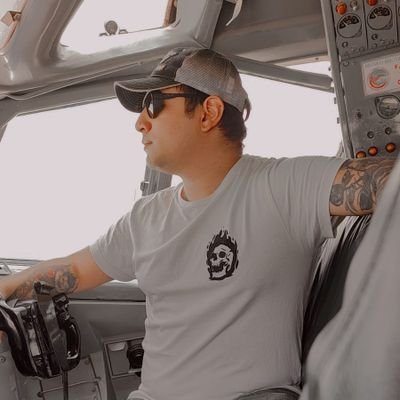 Alx_9IK's profile picture. Estoy loco!! soy un enfermo... Quizá peligroso... Pero Simpático ;)...