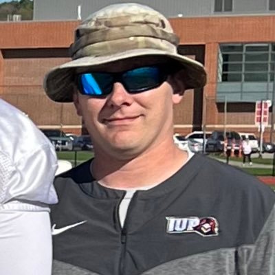 Married, Army Vet (82nd Airborne Division, 11B, OEFx1). Former Football Coach, current Set Production Assistant.