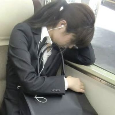 misamisa0505_'s profile picture. インターン生の適当なつぶやき
毎日が眠い、基本見てるだけです。最近筋トレ始めました
営業お断りです