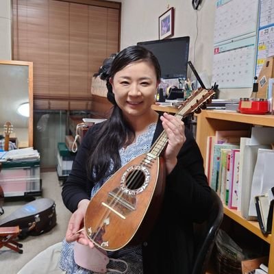 札幌でマンドリンとマンドラを弾いています。メイン団体の札幌プレクトラム・アンサンブルでドラトップしています。あちこちの団体に出没の豆腐メンタルなマンドリニスト。
