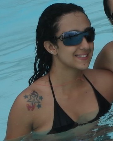 Sou uma jovem aventureira afim de fazer novas amizades, encontrar um Amor e uma amante (brincadeira) e fugir um pouco da rotinaa.. Solteira, 21 anos.