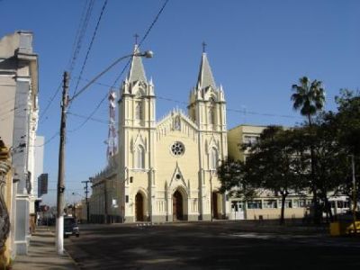 Não me perguntes onde fica o ALEGRETE segue o rumo do teu próprio coração.