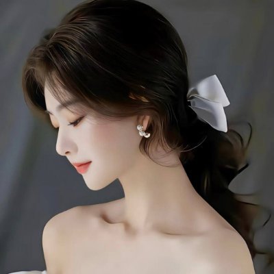 anneajdks's profile picture. Time is precious, seize the time and seize the success