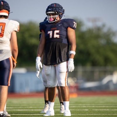 Demond Donahue 25' OL 6'4 295 McKinney North HS 3.6 GPA 320 Bench 600 Squat Shot 49'01 Discus 109'10 469 325 6389 Cell @DemondD2025