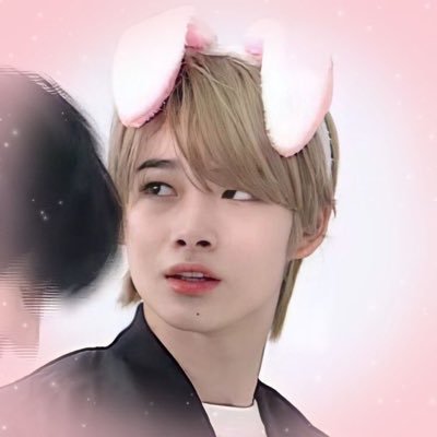 엔진 여러분!! 친해집시다! 니키니키닠 ㅅㅂ 진심 학교랑 학원가기 싫어 진짜 놀아야되는데 나 뭐하고있는거임. 죽고싶다 근데 죽으면 닠낑이를 못보니까 아직 죽으면 안되지. 나중에 닠키 보면 죽을께..
