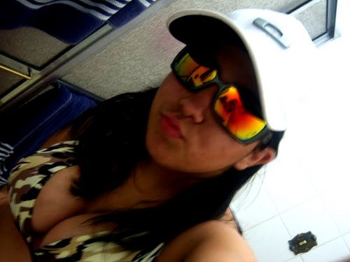 huuum [...] Geminiana, 14 aninhos,Namorandõ, Corinthiana õ/, loca, ama os amigos e familia *-* vicio? Meu Mõõh haha'' ;) 
 *o* fallow-me ;D