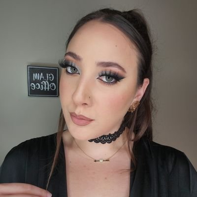 I do makeup (IG/TikTok: @jaytheartistry) ... and academic things.