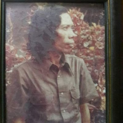 penyair, wartawan. Kau dan kamu juga aku adalah ahli waris republik ini. secuil pun tak ada yang lebih