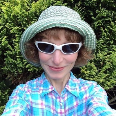 Retired academic: biomedical scientist specialising in exercise and nutritional biochemistry. Wildlife gardener 👨🌾 Admirer of 🐈 🐈⬛ 🐱