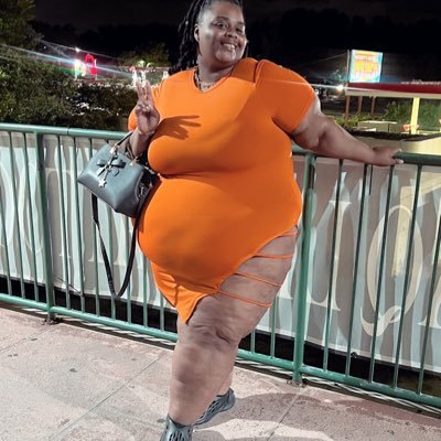 Fat Feedee Goddess IG: Queen_Kanklezz