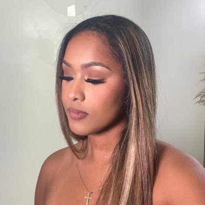 Toyyaaa_'s profile picture. IG: toyyaaa_