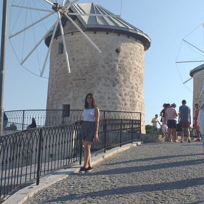 tugbakvkk's profile picture. pdr