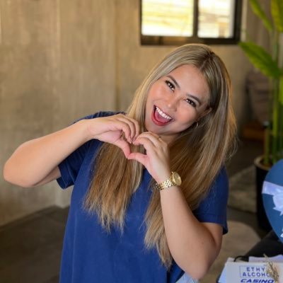 • Vlogger • Reality Star • Host • Nomad • 📩 princessvanessabautista@gmail.com