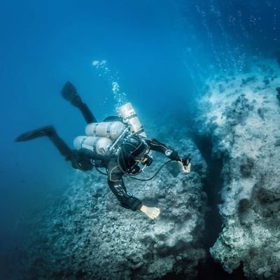 Diving instructor
I live in Dahab