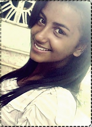{...} ' Saiba valorizar quem te ama, esses sim merecem seu respeito Quanto ao resto {...}' bom ninguém nunca precisou de resto pra ser feliz
=)