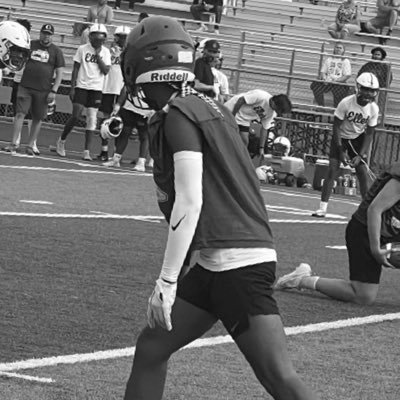 5’10| 160lbs | field high school WR/CB |