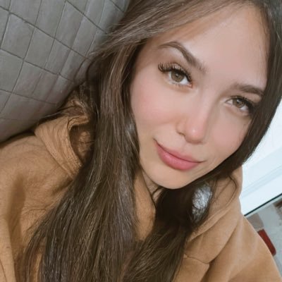 adrianemotta_ Profile Picture