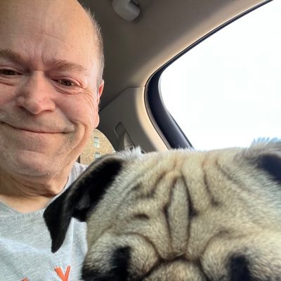 God help me, I love my chacha!! Pug lover. Independently conservative. Southern Illinois University at Carbondale alumnus. ❤️🇺🇸❤️  God Bless America! 💥