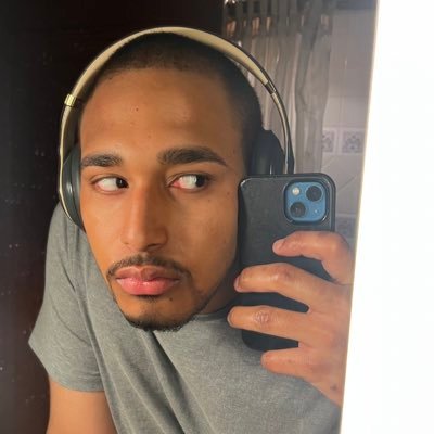 JVillar2002BB's profile picture. let’s be a couple