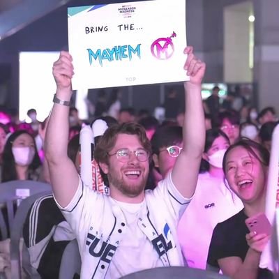 Steamer, Vlogger, Yu-Gi-Oh player, Snowboarder, former Overwatch addict, Teacher, Rock Music Enthusiast
https://t.co/Y95IHvCGf8
