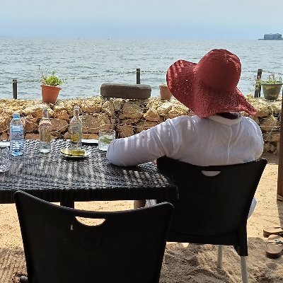 charlottekicon1's profile picture. Still figuring it out