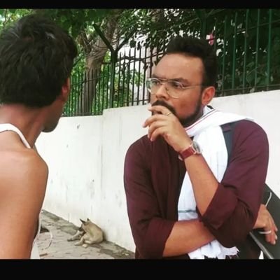 दिल्ली का रहने वाला। पेशे से पत्रकार, दिल से घुमंतू प्राणी और लेखक। इस से ज़्यादा आप जान कर करेंगे भी क्या।
gaurdharan@gmail.com