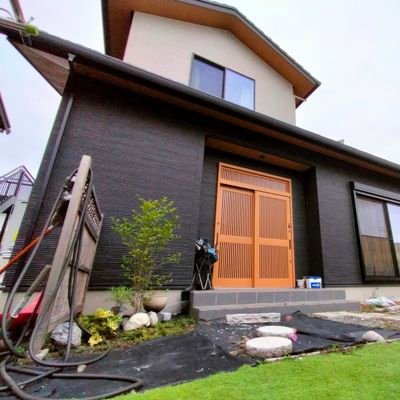 シェアハウス🏡の運営を始めたいと
思っています。
帰ってきたらそこだけはホッとできる
家を創りたいです。
繊細さん、自信の無い方、そういった方の居場所になったら嬉しいです!
