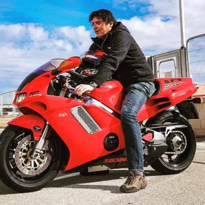 Creador de contenidos de motociclismo