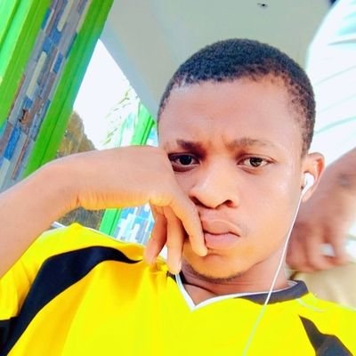 basketball 🏀 punter, football ⚽ lover 
I will trend 📉📈 one day.🙏🙏✊💥💥💥