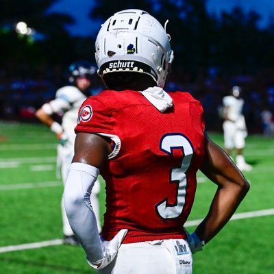 WR @ Cardinal Gibbons ‘24 | 5.14 GPA | 1300 SAT | insta : 3reasonzz__ | 7v7 @Reign_7on7 | email : antoniolindsayjr@gmail.com