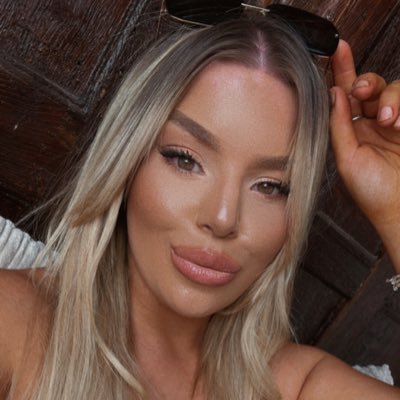 mollydavies97's profile picture. 