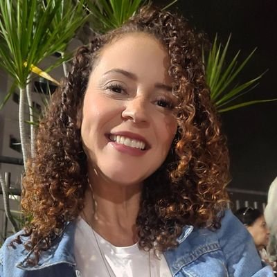 🚩 Esquerdista de Nascença 🍺
Cervejeira Exagerada ♀️
Feminista Convicta ❌
Vascaína  ☢ Antifascista ✊🏾 Antirracista  🏖 Carioca Raiz ♏

Instagram janajanajp
