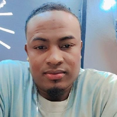 BayronSnch29380's profile picture. 