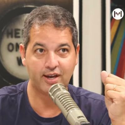 Alex Rangel on X: Bayern Munich assumindo o controle acionário do Racing  do Uruguai No futebol, tal como nos demais setores da economia, ou vc  cresce e compraou um dia será comprado! /