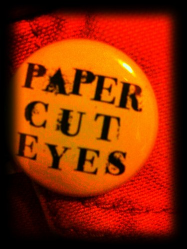 PaperCut_Eyes's profile picture. sometimes sing on stage. look cool.