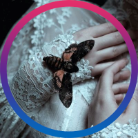 π (@collaredfae) 's Twitter Profile