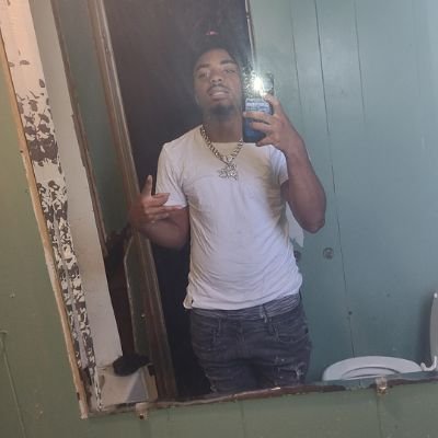 lilzay_190's profile picture. I'm 19 single big freak everything hags 7 inches long brown skin 5'4 foot tall